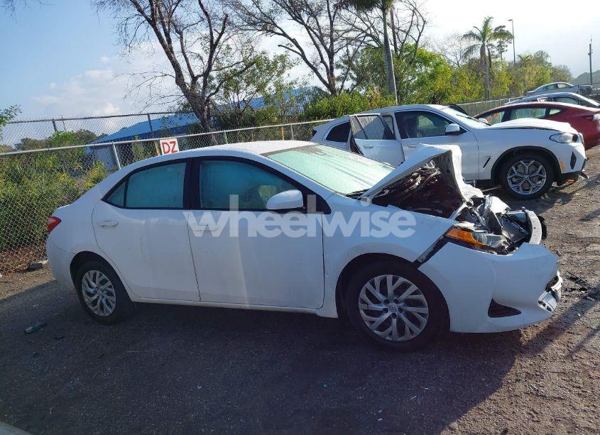 Photo 13 of 2019 Toyota Corolla LE (VIN 5YFBURHE8KP866717)