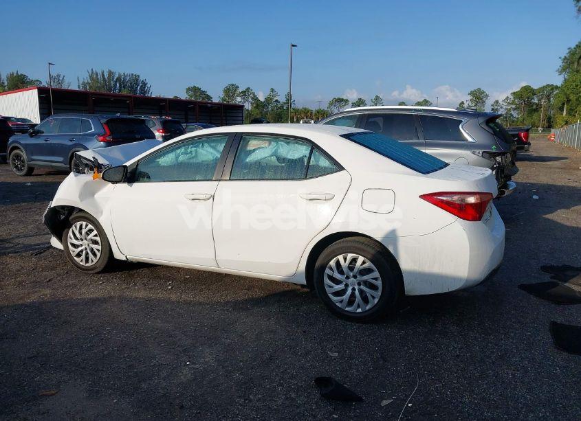 Photo 14 of 2019 Toyota Corolla LE (VIN 5YFBURHE8KP866717)