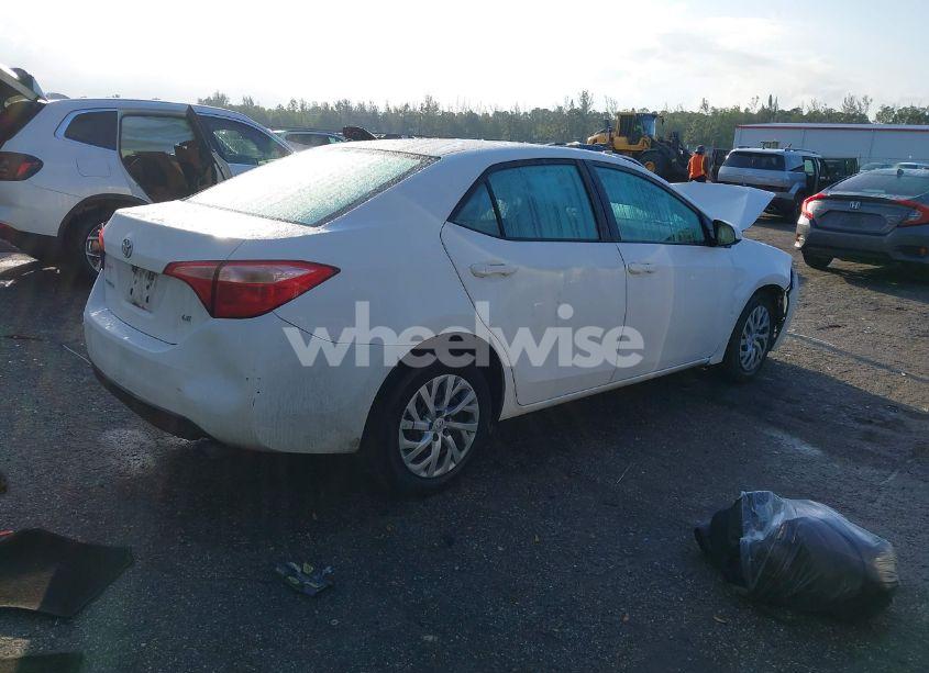 Photo 4 of 2019 Toyota Corolla LE (VIN 5YFBURHE8KP866717)