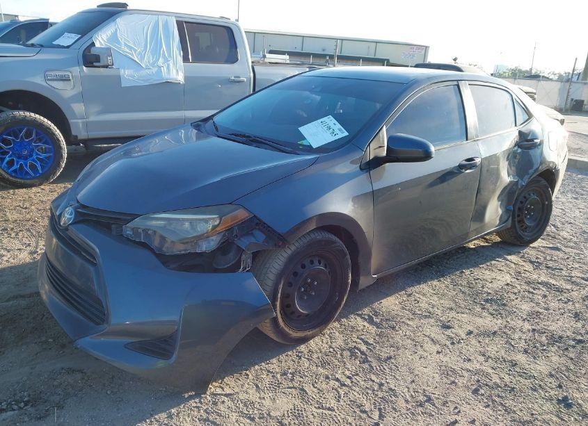 Photo 2 of 2019 Toyota Corolla LE (VIN 5YFBURHE8KP886398)