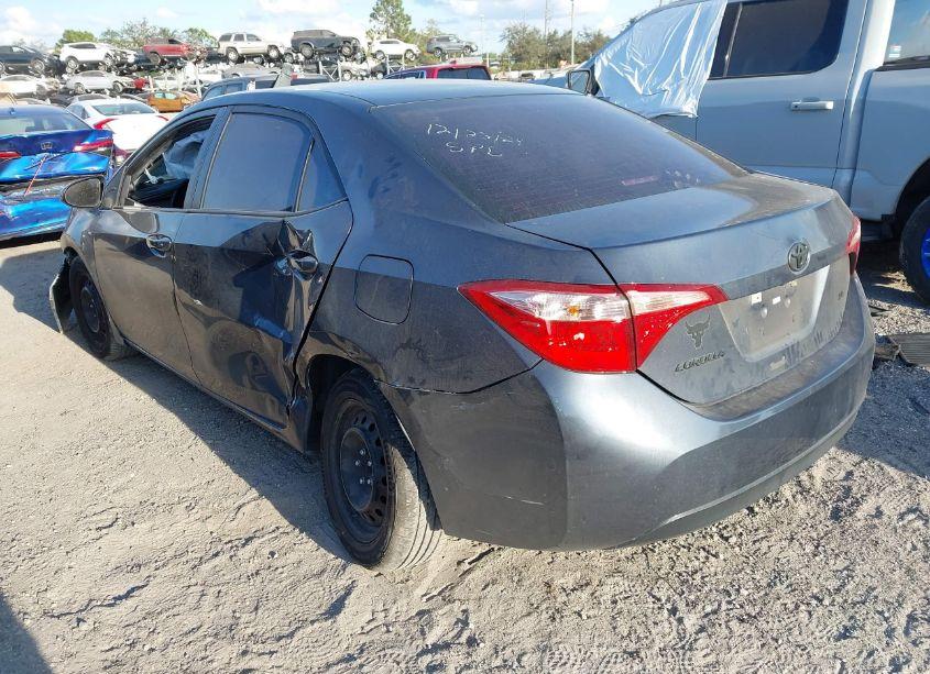 Photo 3 of 2019 Toyota Corolla LE (VIN 5YFBURHE8KP886398)