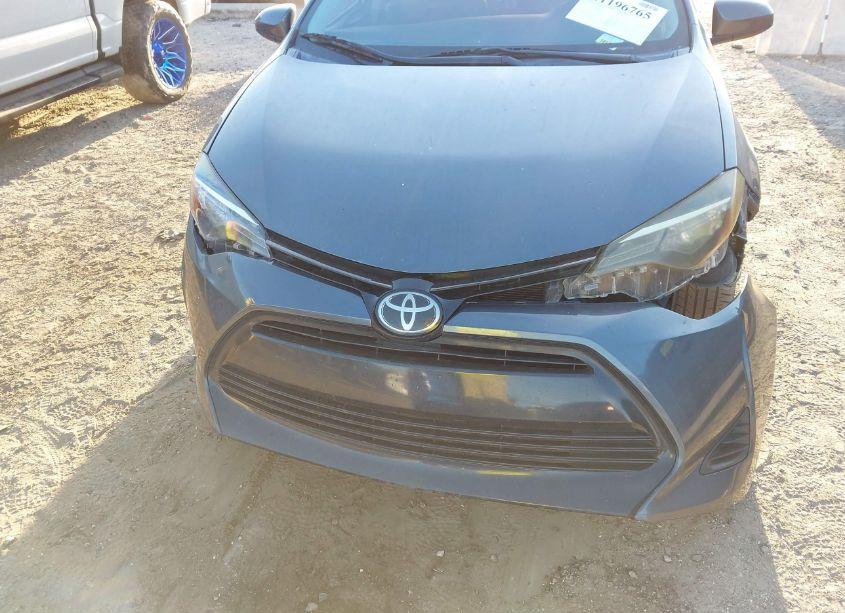 Photo 6 of 2019 Toyota Corolla LE (VIN 5YFBURHE8KP886398)