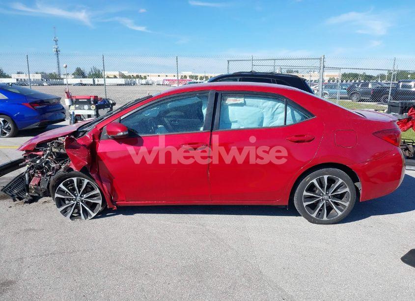Photo 15 of 2019 Toyota Corolla SE (VIN 5YFBURHE8KP904785)