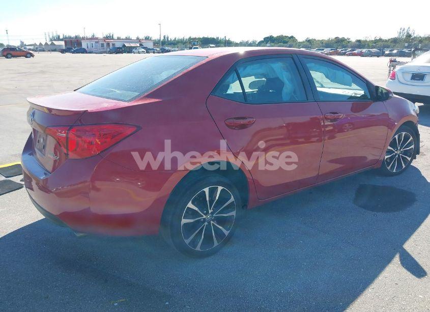 Photo 4 of 2019 Toyota Corolla SE (VIN 5YFBURHE8KP904785)