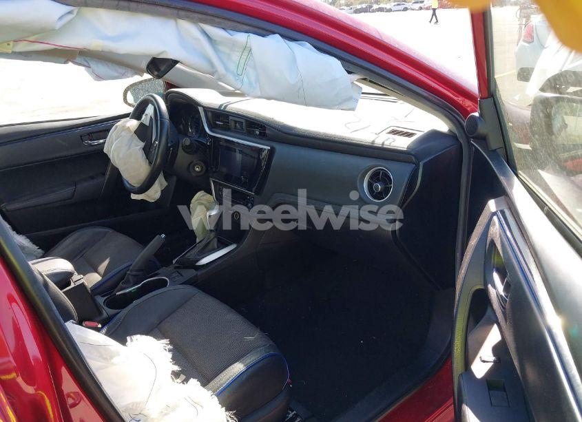 Photo 5 of 2019 Toyota Corolla SE (VIN 5YFBURHE8KP904785)