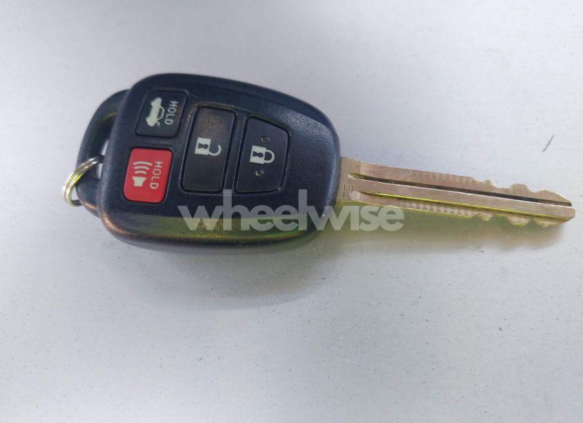 Photo 11 of 2019 Toyota Corolla LE (VIN 5YFBURHE8KP911297)