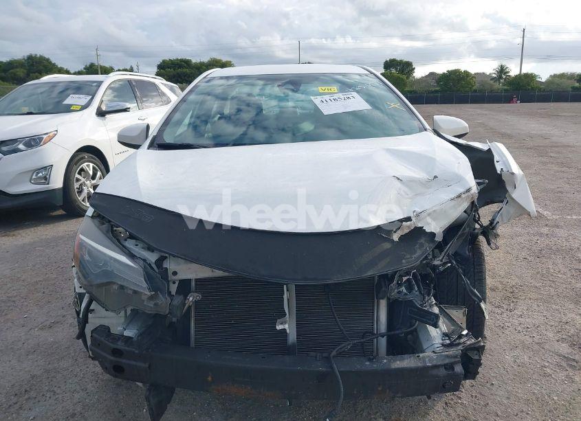 Photo 13 of 2019 Toyota Corolla LE (VIN 5YFBURHE8KP911297)