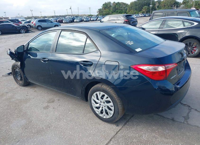 Photo 3 of 2019 Toyota Corolla LE (VIN 5YFBURHE8KP929959)