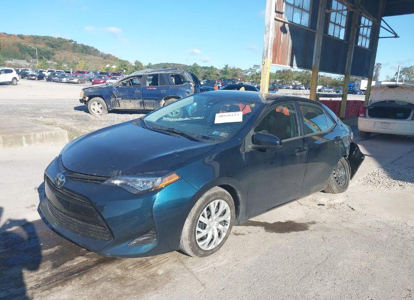 Photo 2 of 2019 Toyota Corolla LE (VIN 5YFBURHE8KP930061)
