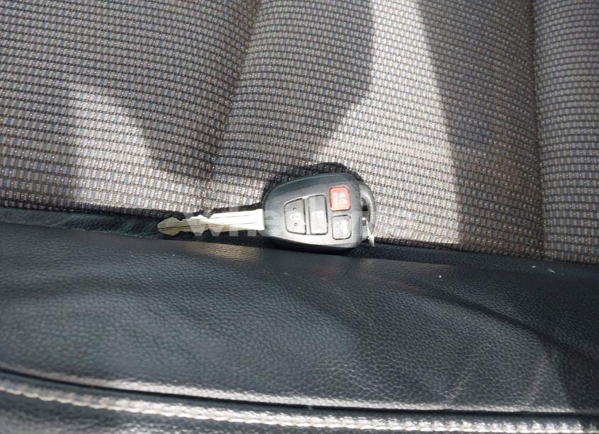 Photo 11 of 2019 Toyota Corolla SE (VIN 5YFBURHE8KP930450)