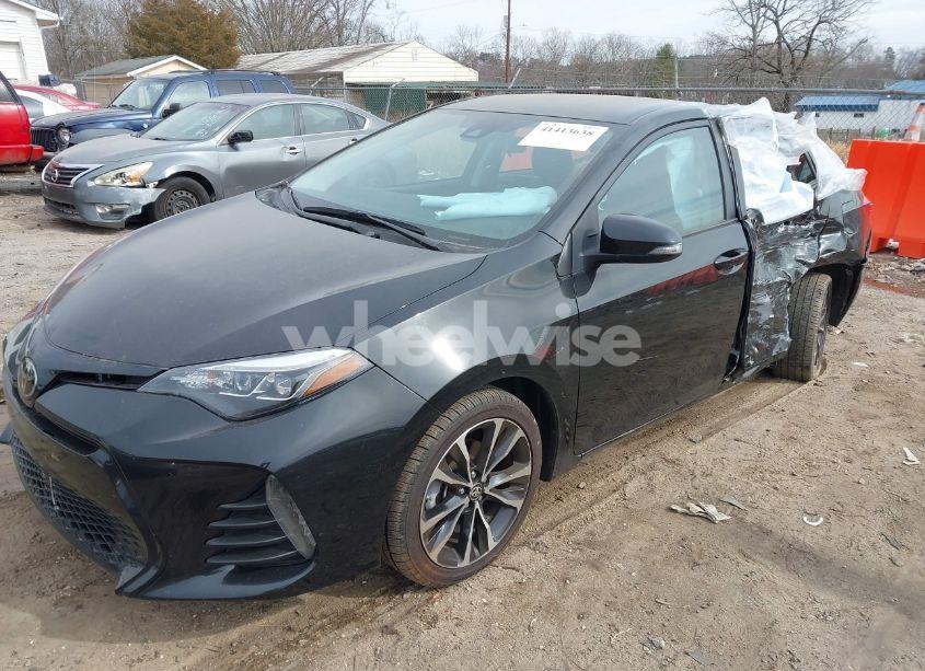 Photo 2 of 2019 Toyota Corolla SE (VIN 5YFBURHE8KP930450)