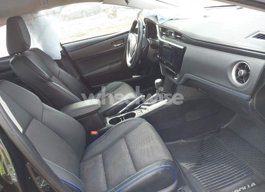 Photo 5 of 2019 Toyota Corolla SE (VIN 5YFBURHE8KP930450)