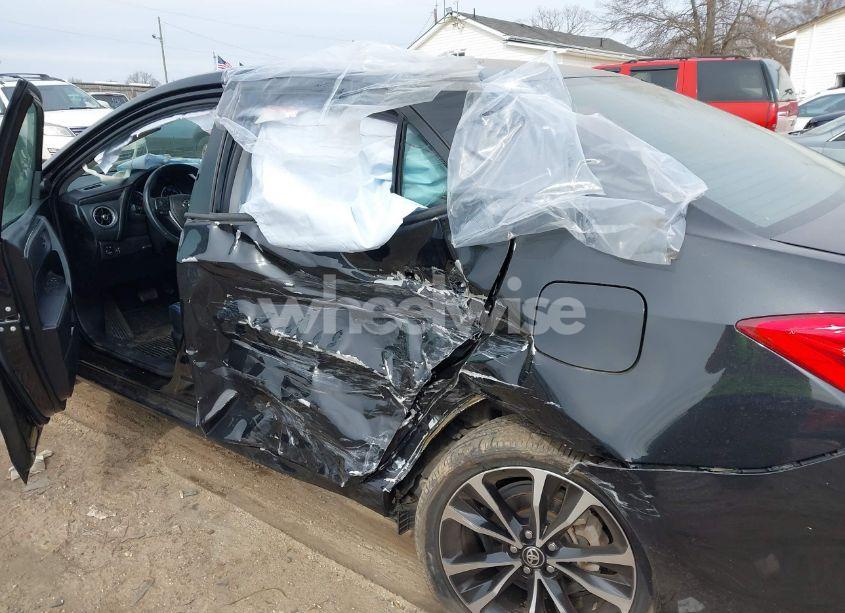 Photo 6 of 2019 Toyota Corolla SE (VIN 5YFBURHE8KP930450)