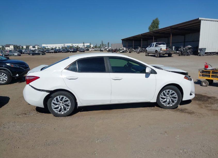 Photo 13 of 2019 Toyota Corolla LE (VIN 5YFBURHE8KP933770)