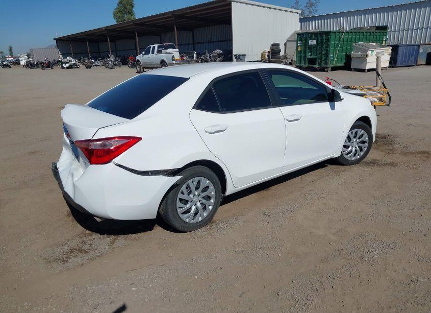Photo 4 of 2019 Toyota Corolla LE (VIN 5YFBURHE8KP933770)