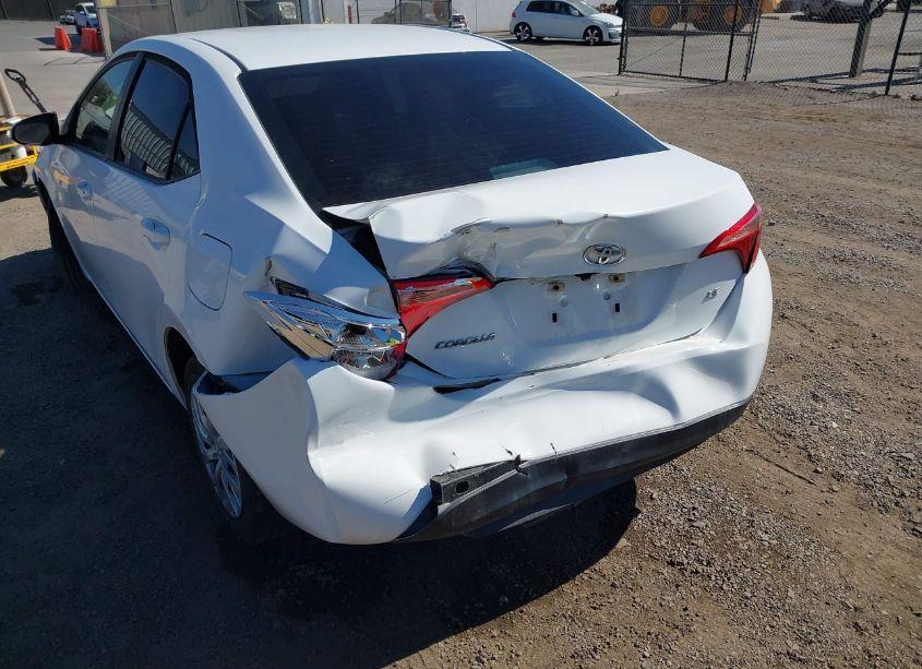 Photo 6 of 2019 Toyota Corolla LE (VIN 5YFBURHE8KP933770)