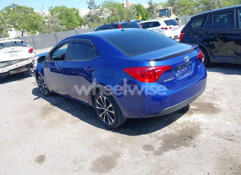 Photo 3 of 2019 Toyota Corolla SE (VIN 5YFBURHE8KP939794)
