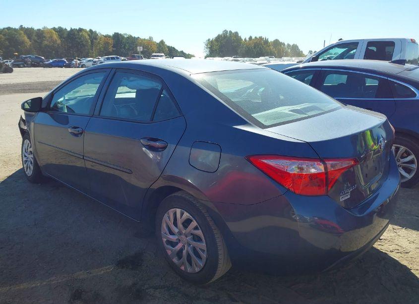 Photo 3 of 2019 Toyota Corolla LE (VIN 5YFBURHE8KP943067)