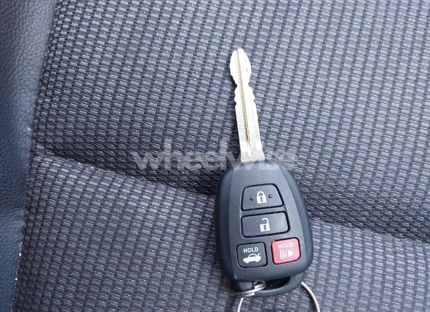 Photo 11 of 2019 Toyota Corolla SE (VIN 5YFBURHE8KP943280)