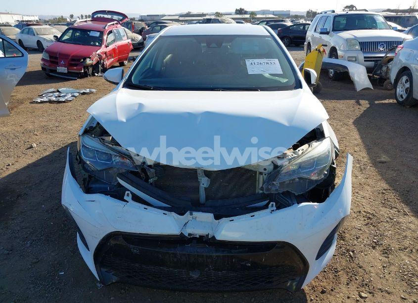 Photo 13 of 2019 Toyota Corolla SE (VIN 5YFBURHE8KP943280)