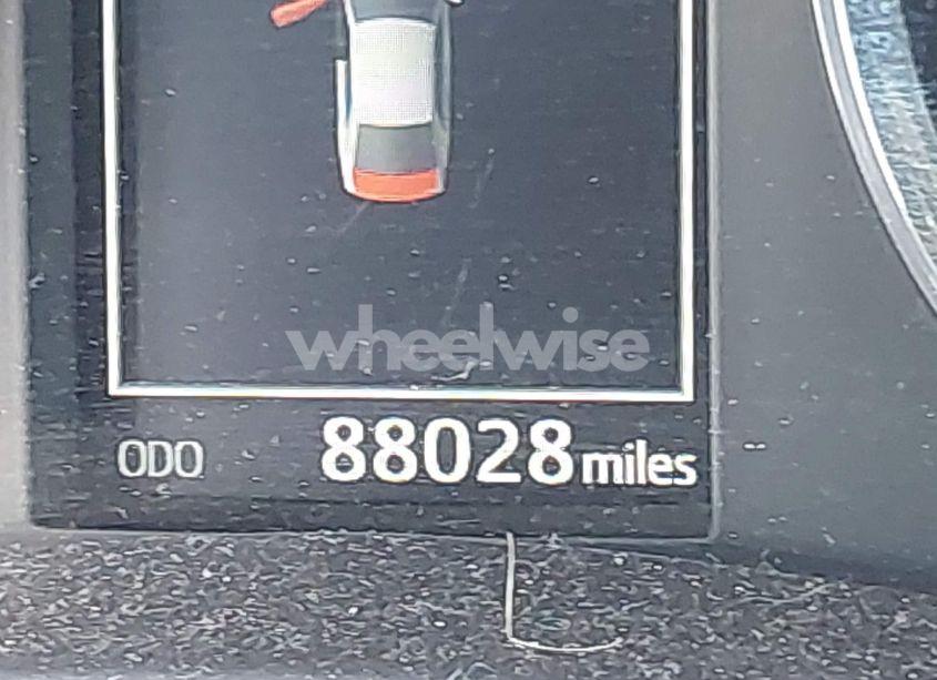 Photo 16 of 2019 Toyota Corolla SE (VIN 5YFBURHE8KP943280)