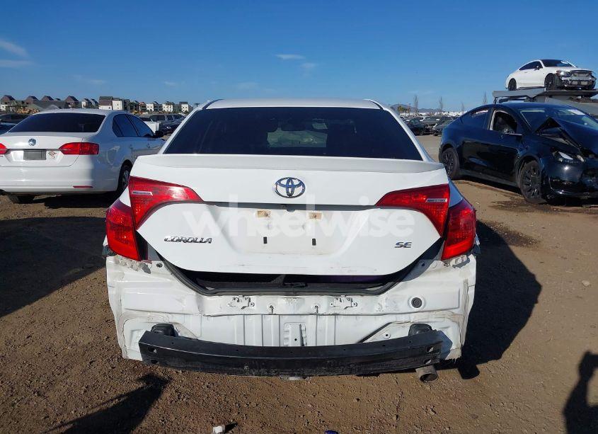 Photo 17 of 2019 Toyota Corolla SE (VIN 5YFBURHE8KP943280)