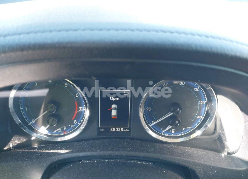 Photo 7 of 2019 Toyota Corolla SE (VIN 5YFBURHE8KP943280)