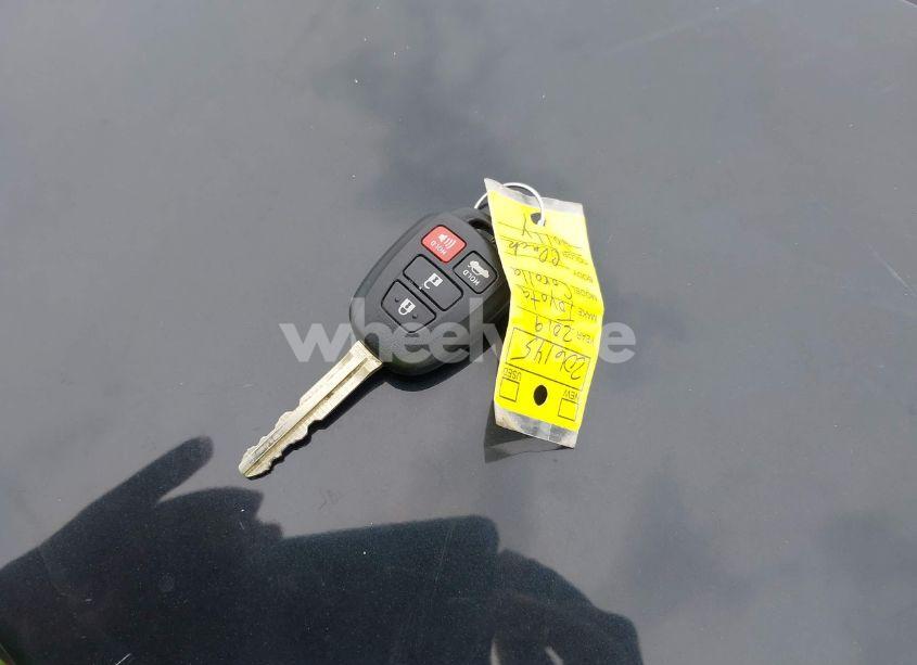 Photo 11 of 2019 Toyota Corolla L/LE/SE/XLE/XSE (VIN 5YFBURHE8KP945031)