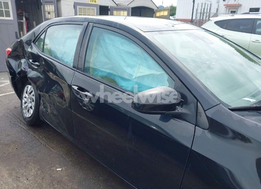 Photo 13 of 2019 Toyota Corolla L/LE/SE/XLE/XSE (VIN 5YFBURHE8KP945031)