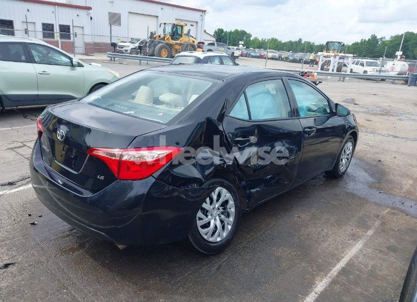 Photo 4 of 2019 Toyota Corolla L/LE/SE/XLE/XSE (VIN 5YFBURHE8KP945031)