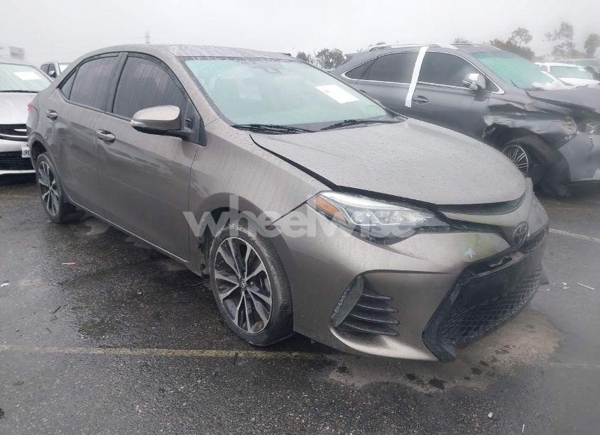 2019 Toyota Corolla SE (VIN 5YFBURHE8KP948205) main photo