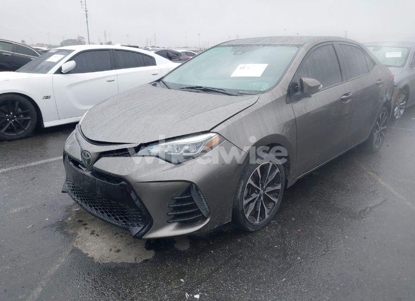 Photo 2 of 2019 Toyota Corolla SE (VIN 5YFBURHE8KP948205)