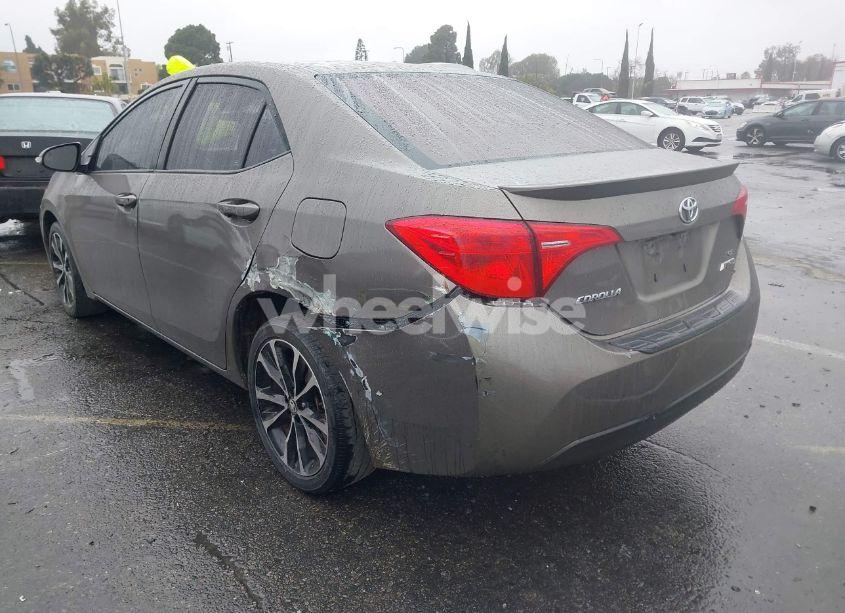 Photo 3 of 2019 Toyota Corolla SE (VIN 5YFBURHE8KP948205)