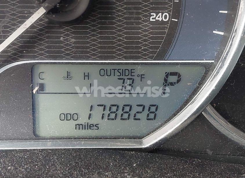 Photo 15 of 2014 Toyota Corolla LE (VIN 5YFBURHE9EP029396)