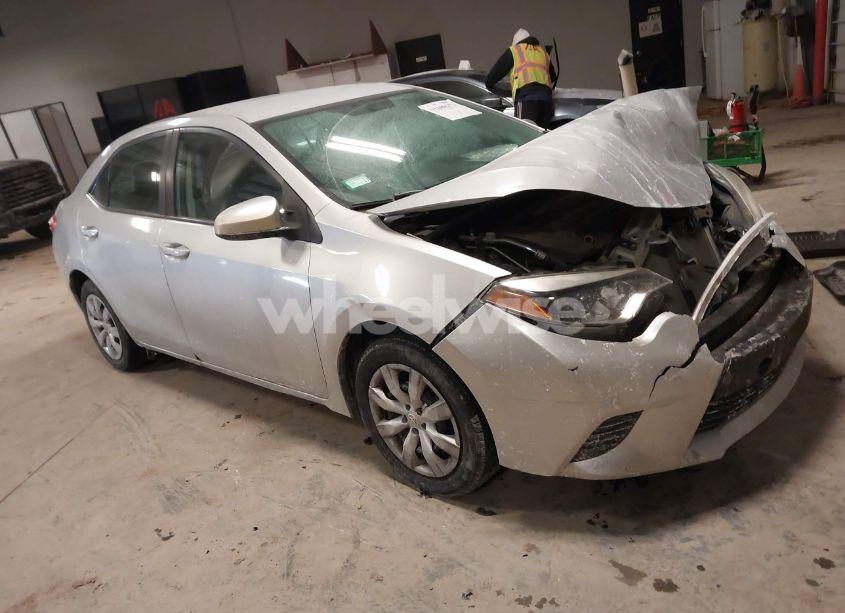 2014 Toyota Corolla LE (VIN 5YFBURHE9EP076539) main photo