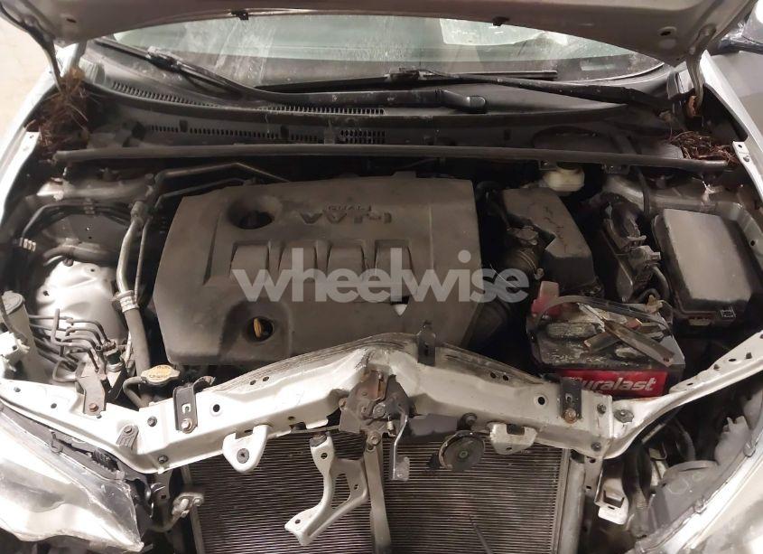 Photo 10 of 2014 Toyota Corolla LE (VIN 5YFBURHE9EP076539)