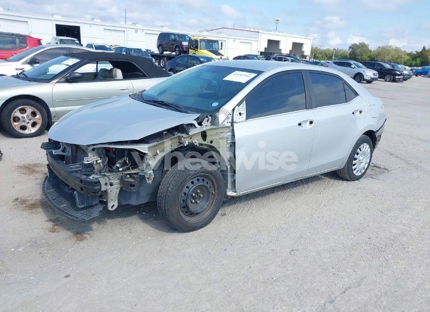 Photo 2 of 2014 Toyota Corolla LE (VIN 5YFBURHE9EP080980)