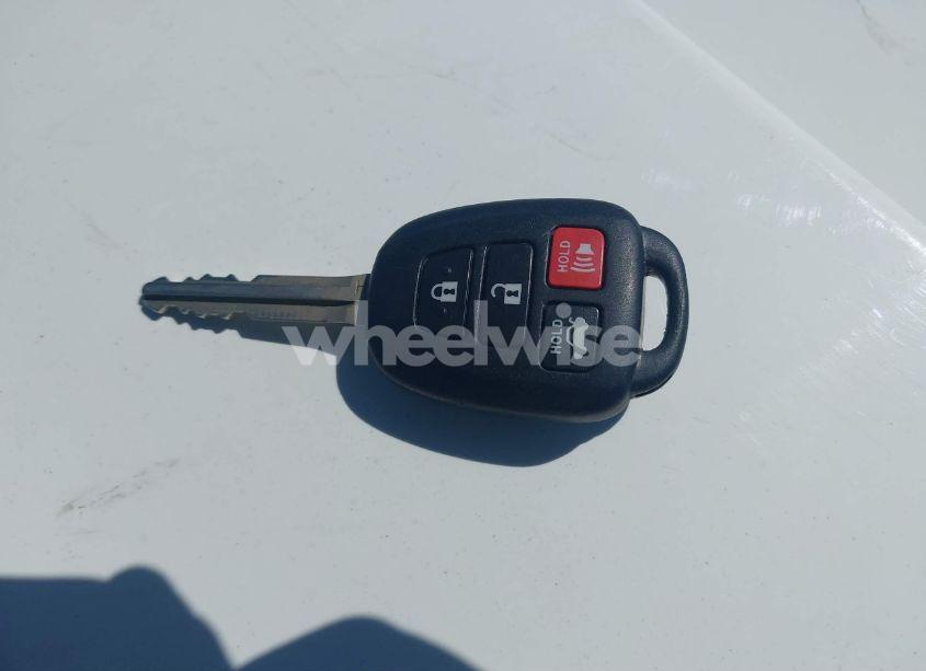 Photo 11 of 2014 Toyota Corolla LE PLUS (VIN 5YFBURHE9EP096029)