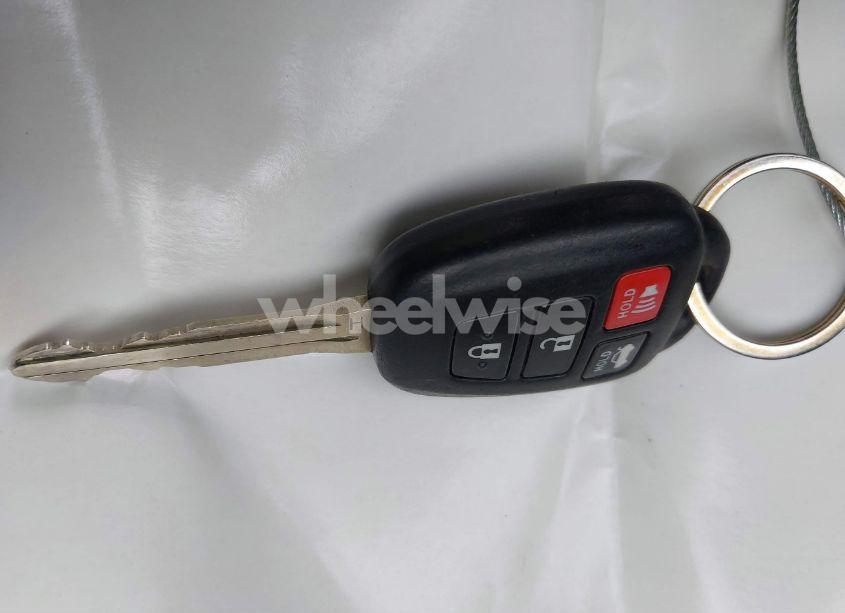 Photo 11 of 2014 Toyota Corolla LE (VIN 5YFBURHE9EP102007)