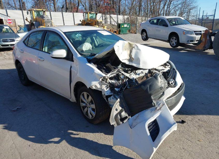 2014 Toyota Corolla LE (VIN 5YFBURHE9EP144869) main photo