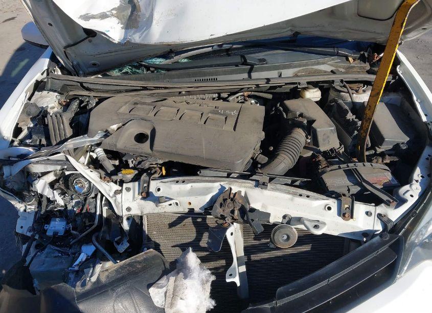 Photo 10 of 2014 Toyota Corolla LE (VIN 5YFBURHE9EP144869)