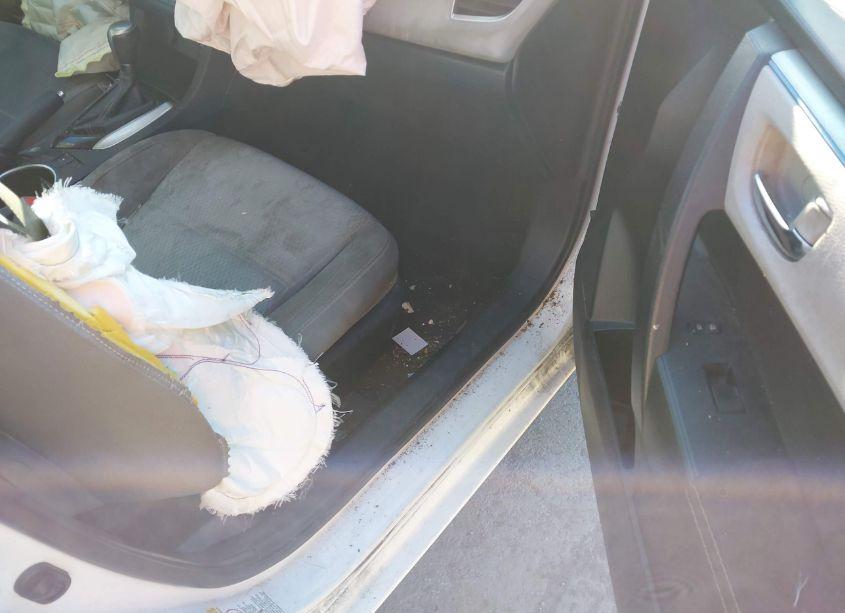 Photo 5 of 2014 Toyota Corolla LE (VIN 5YFBURHE9EP144869)