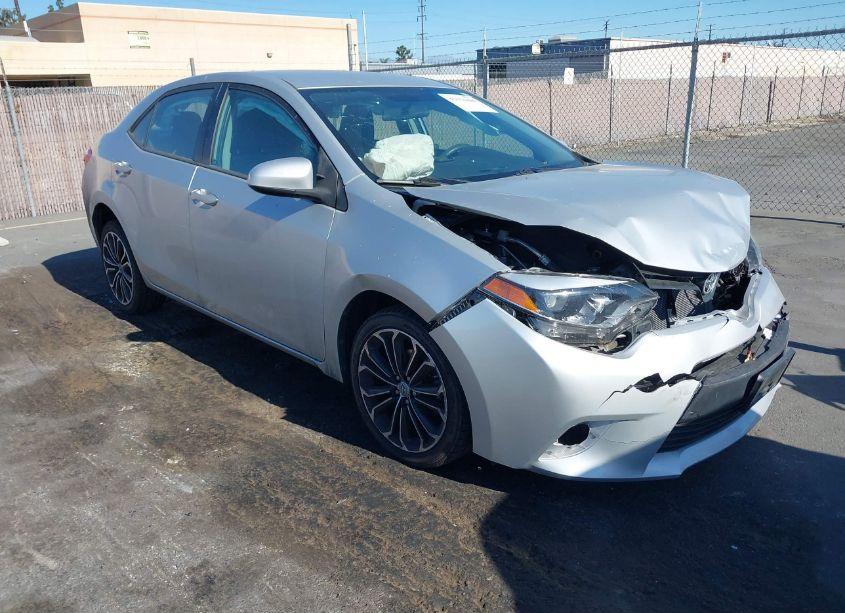 2015 Toyota Corolla L (VIN 5YFBURHE9FP180689) main photo