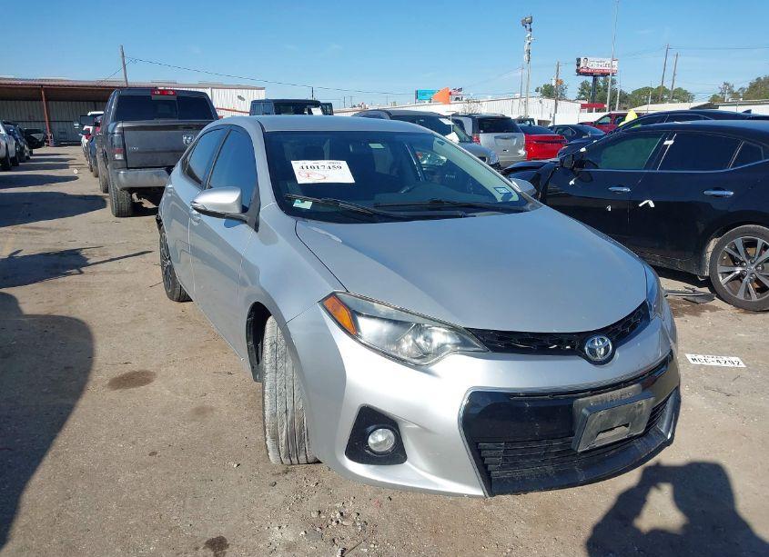 2015 Toyota Corolla S PLUS (VIN 5YFBURHE9FP216462) main photo