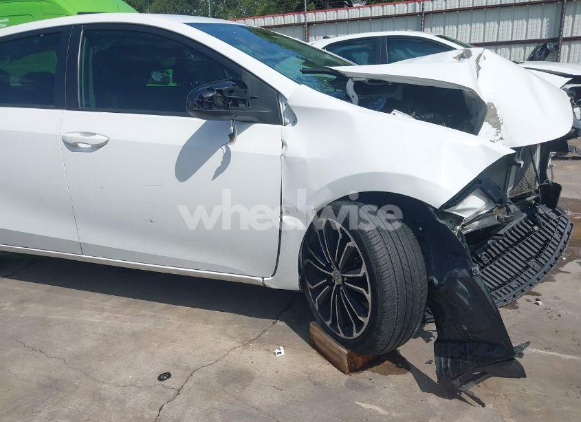 Photo 18 of 2015 Toyota Corolla S PLUS (VIN 5YFBURHE9FP290903)