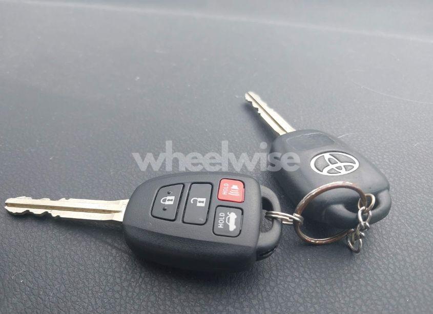 Photo 11 of 2015 Toyota Corolla LE (VIN 5YFBURHE9FP297995)