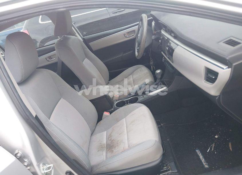 Photo 5 of 2015 Toyota Corolla LE (VIN 5YFBURHE9FP297995)