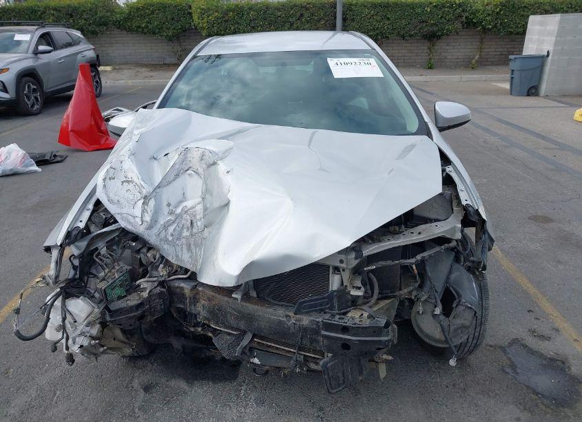 Photo 13 of 2015 Toyota Corolla L (VIN 5YFBURHE9FP313256)