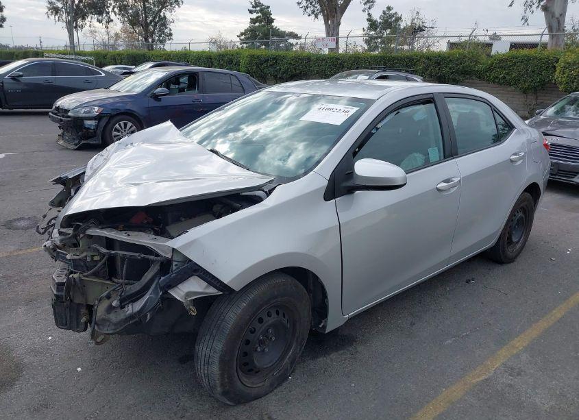 Photo 2 of 2015 Toyota Corolla L (VIN 5YFBURHE9FP313256)