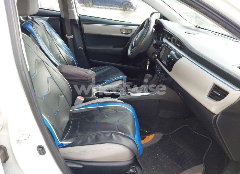 Photo 5 of 2015 Toyota Corolla LE (VIN 5YFBURHE9FP331949)